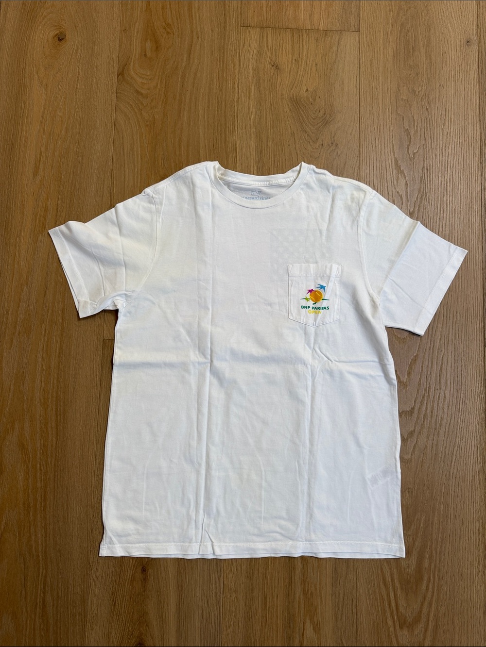 Men’s Vineyard Vines White Pocket Tee with Tennis Logo Size Medium